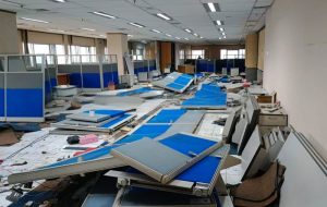 Read more about the article Jual Beli Bongkaran Kantor Profesional & Terpercaya